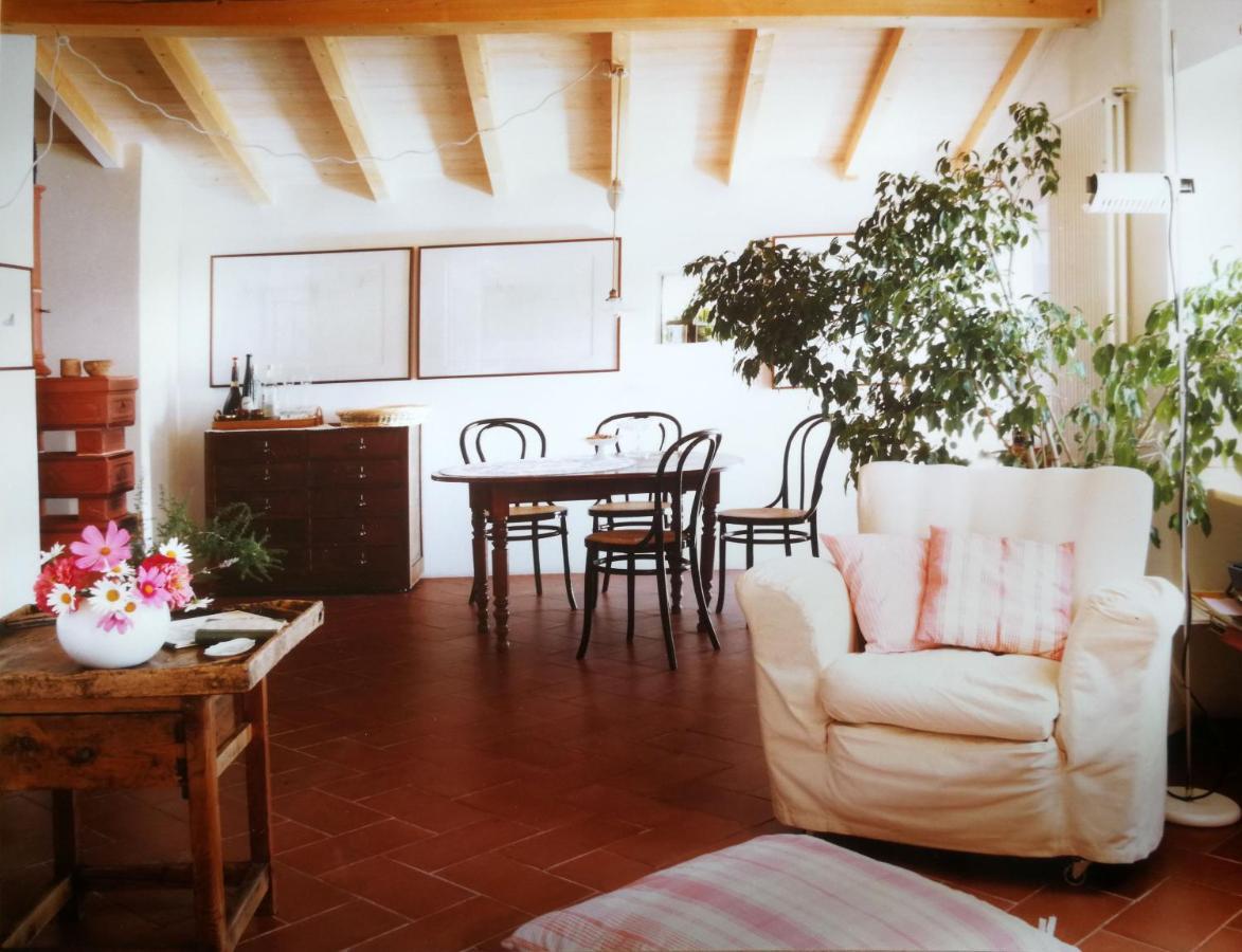 Cottage La Casa Del Pittore Reggimonti Exterior photo